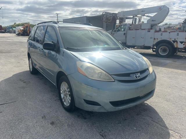 Toyota Sienna le (2009)