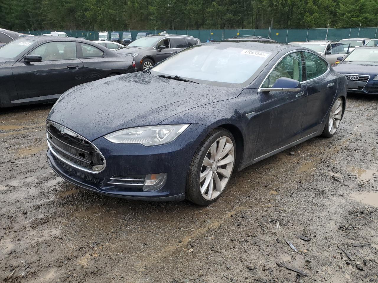 Tesla Model s (2013)