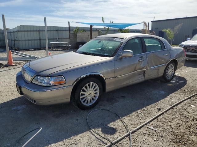 Lincoln Towncar (2003)