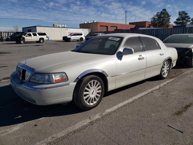 Lincoln Towncar (2005)