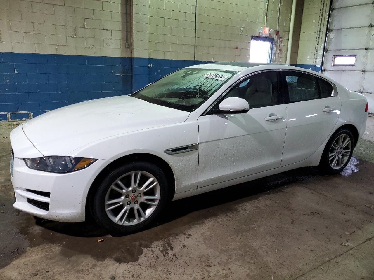 Jaguar Xe (2017)
