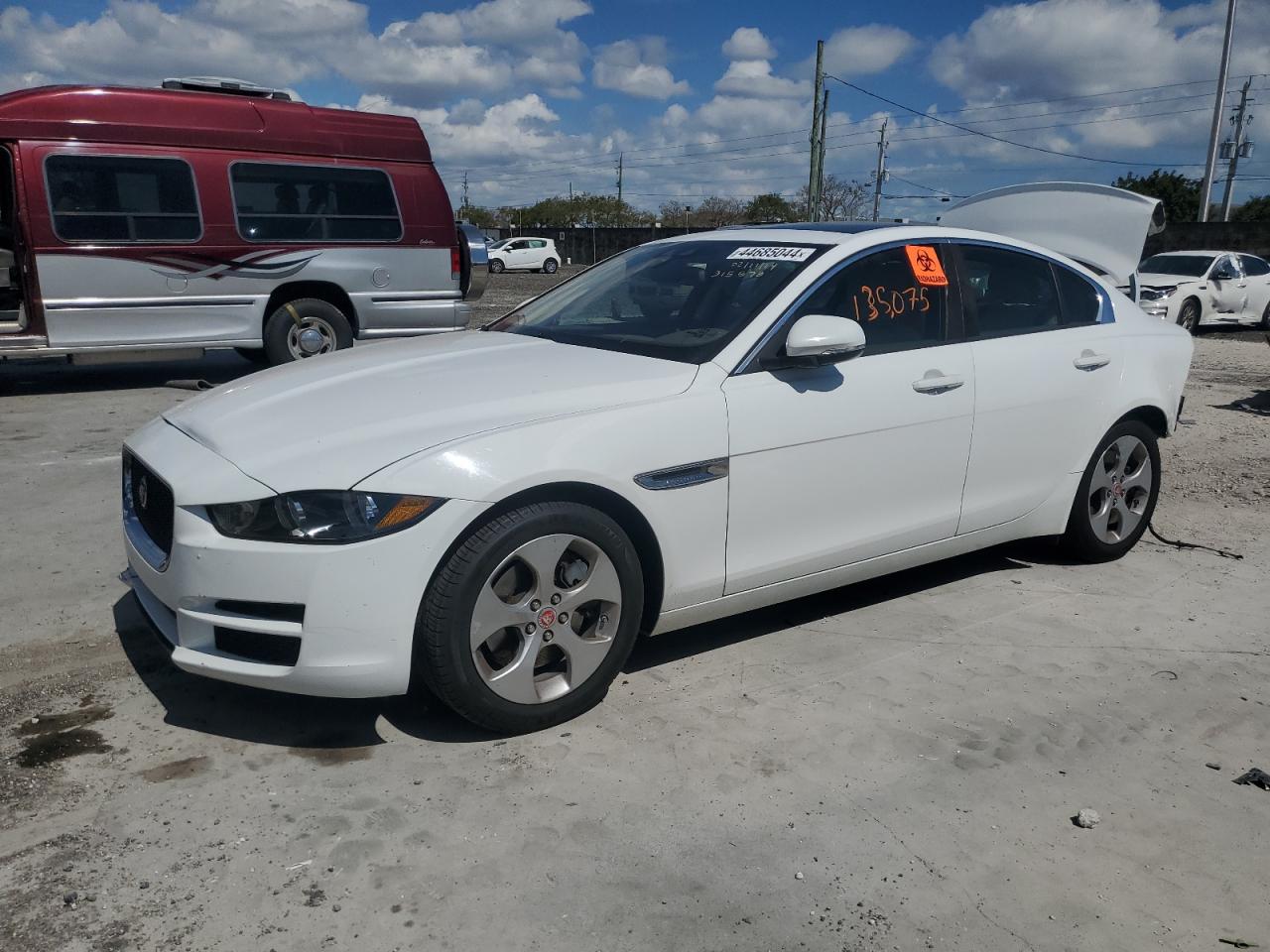 Jaguar Xe (2017)