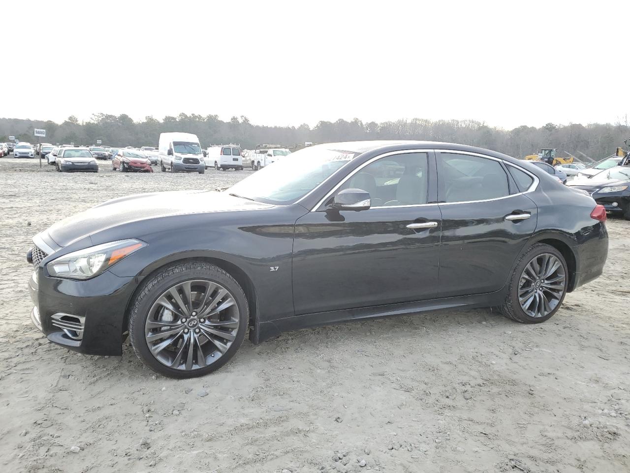 Infiniti Q70 (2016)