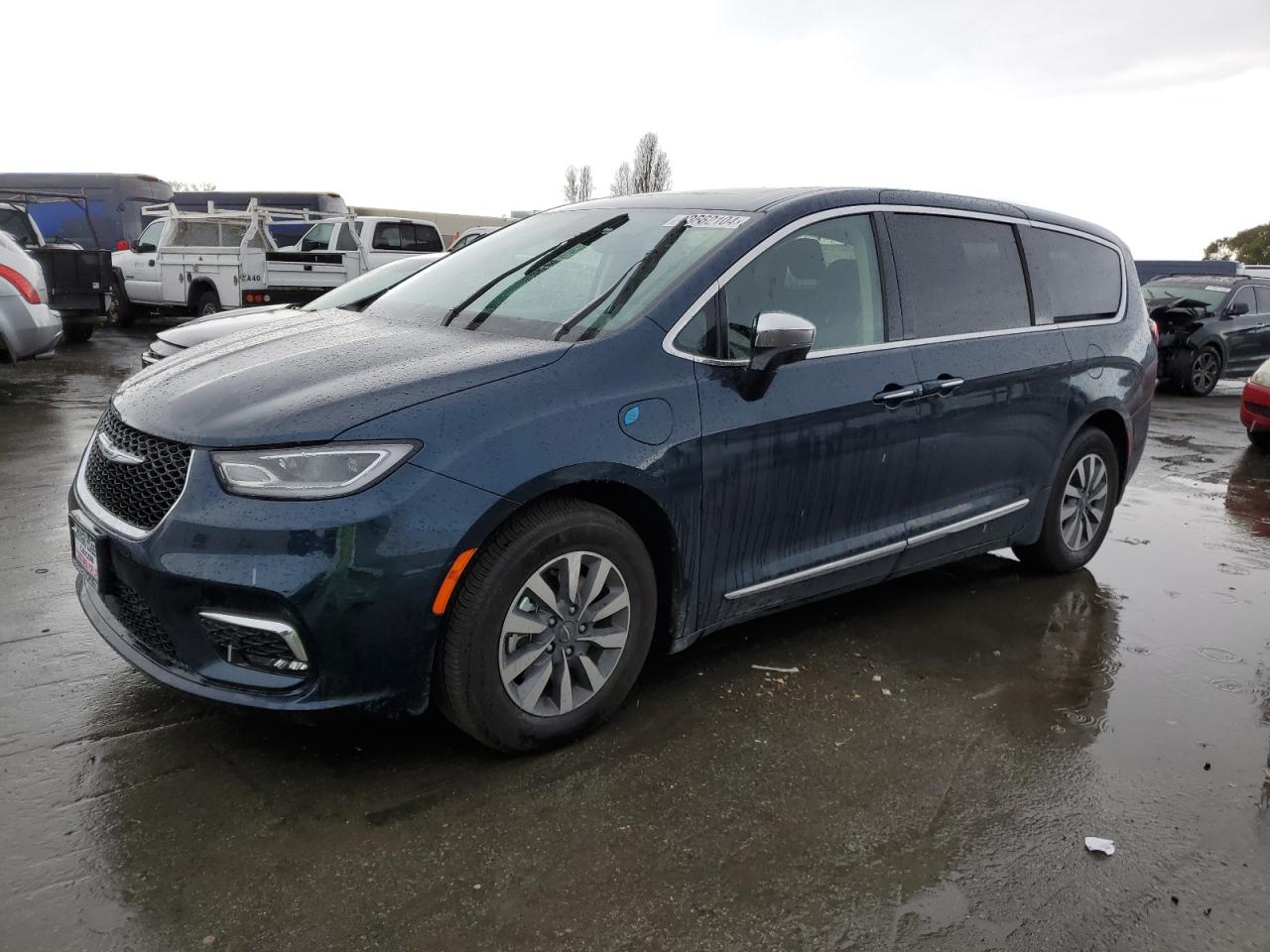 Chrysler Pacifica (2023)