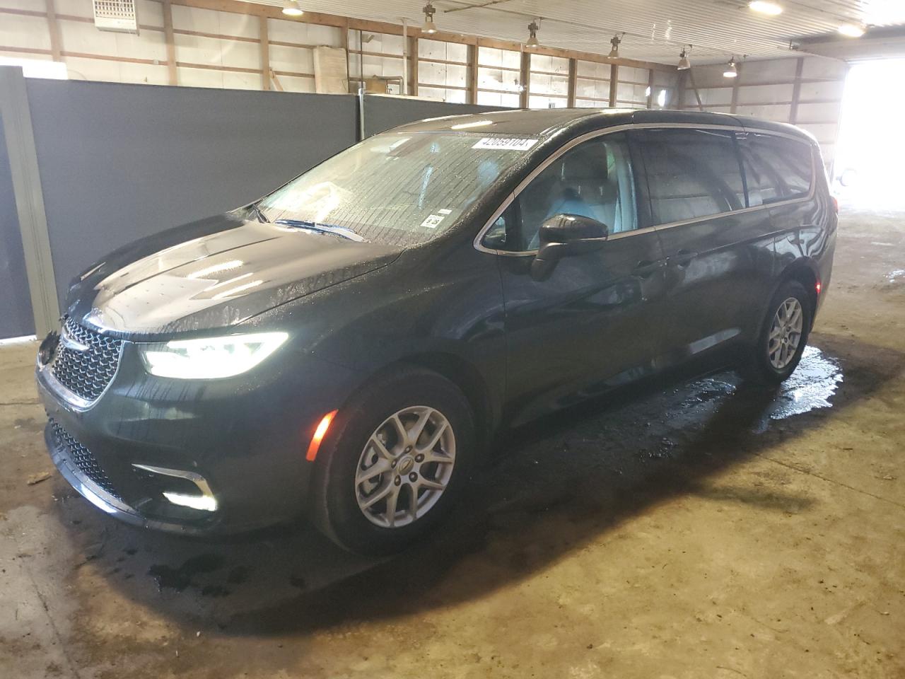 Chrysler Pacifica (2023)