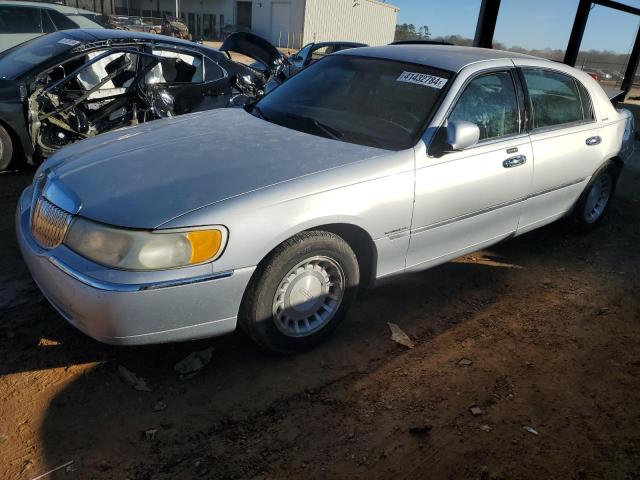 Lincoln Towncar (2001)