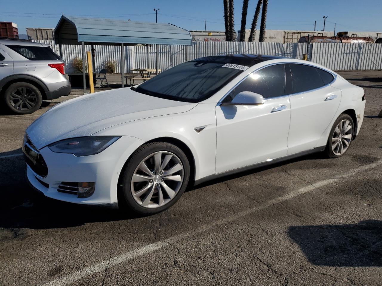 Tesla Model s (2015)