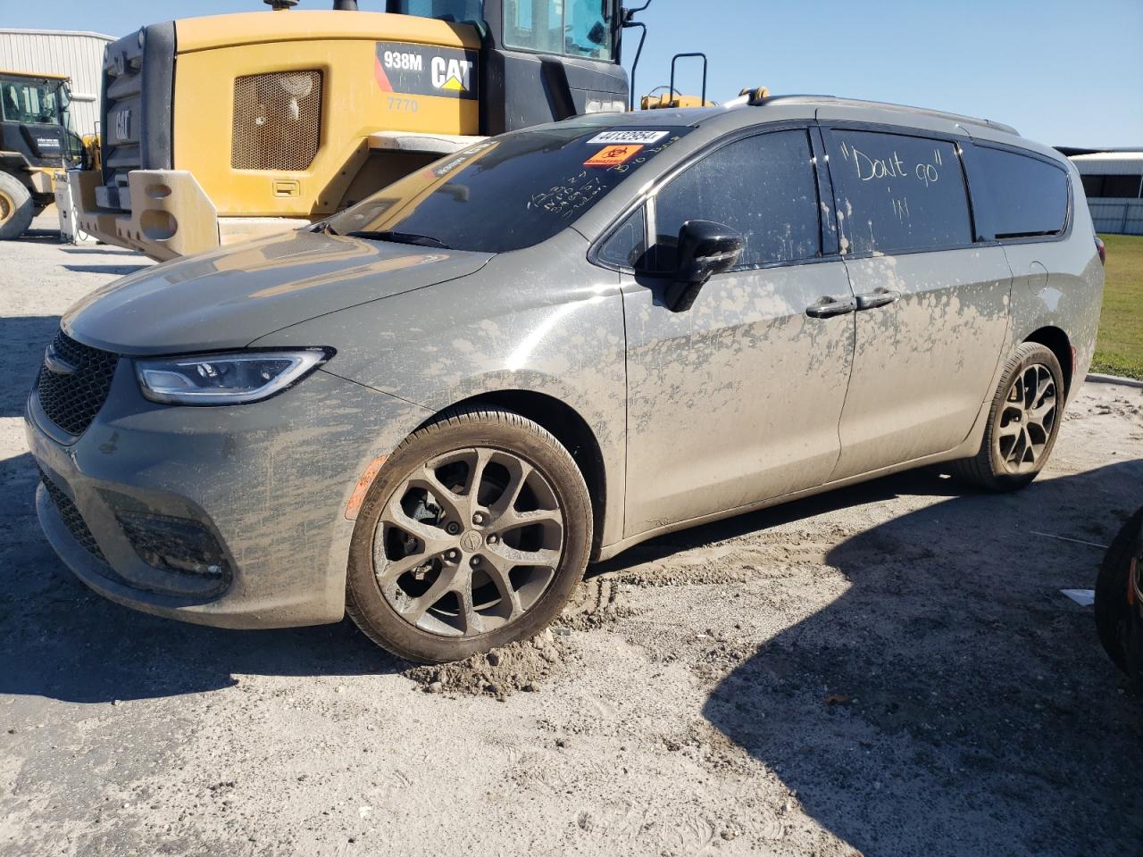 Chrysler Pacifica (2023)