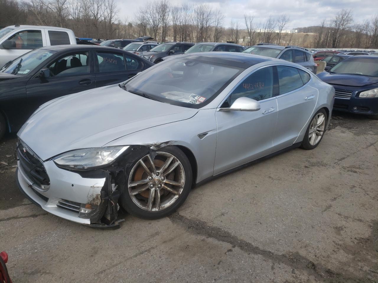 Tesla Model s (2016)