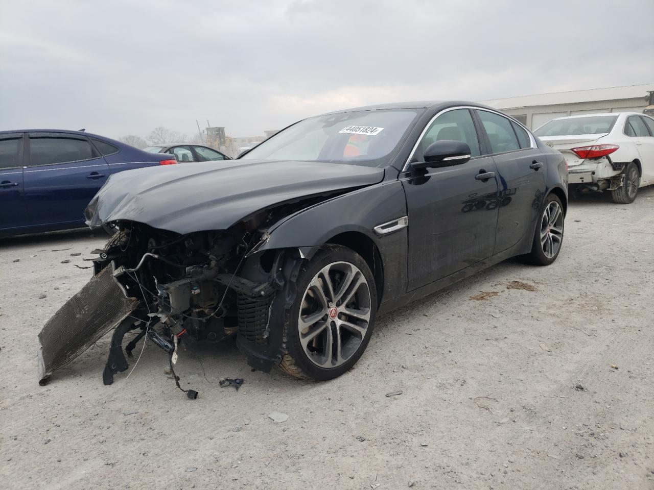 Jaguar Xe (2017)