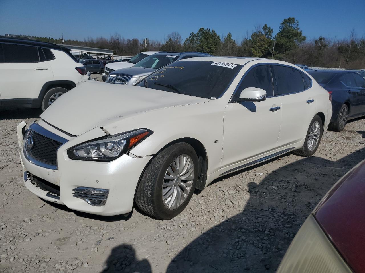Infiniti Q70 (2016)