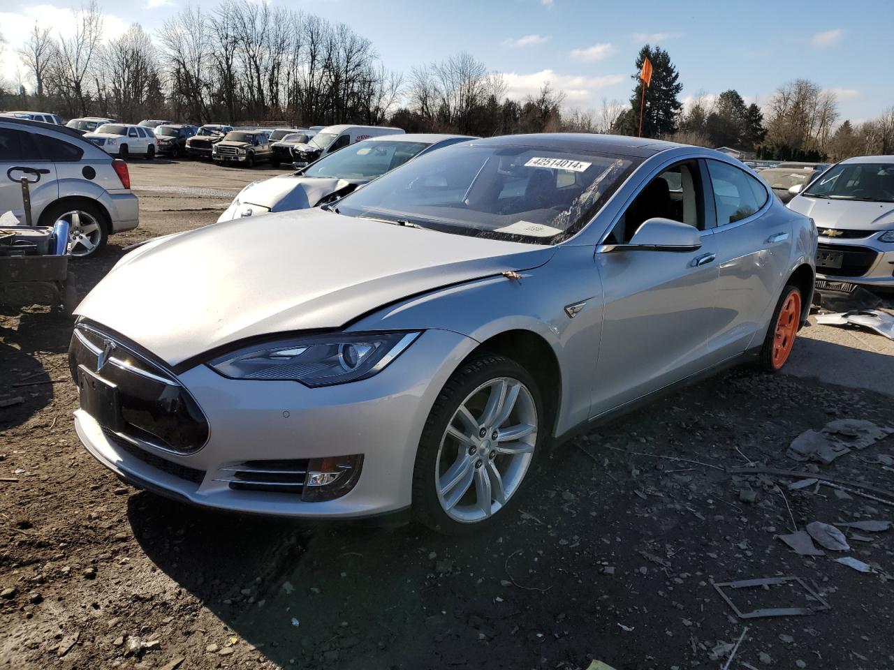 Tesla Model s (2014)