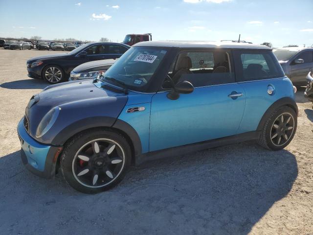 Mini Cooper (2004)