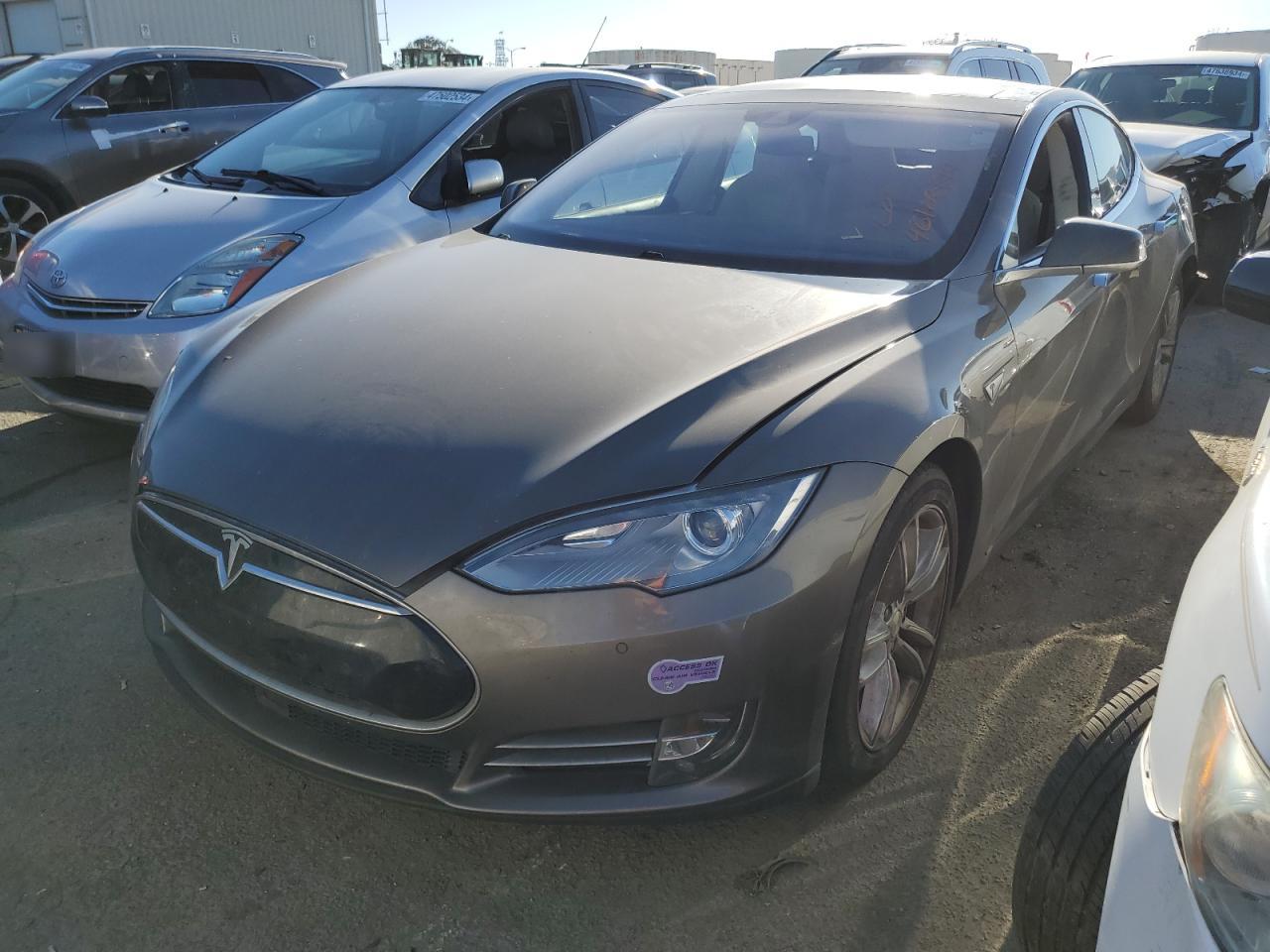 Tesla Model s (2016)