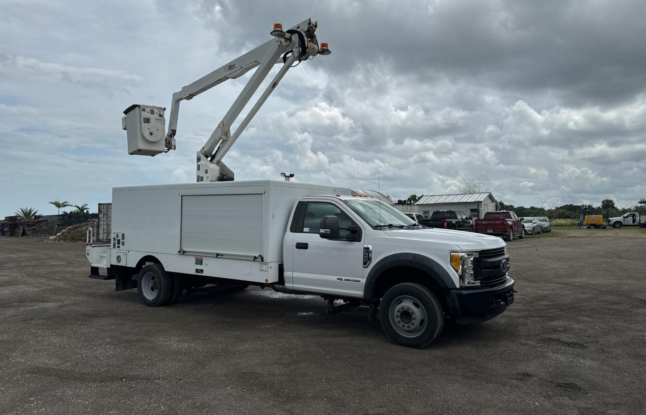 Ford F550 (2017)