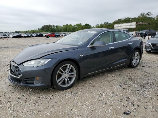 Tesla Model s (2015)