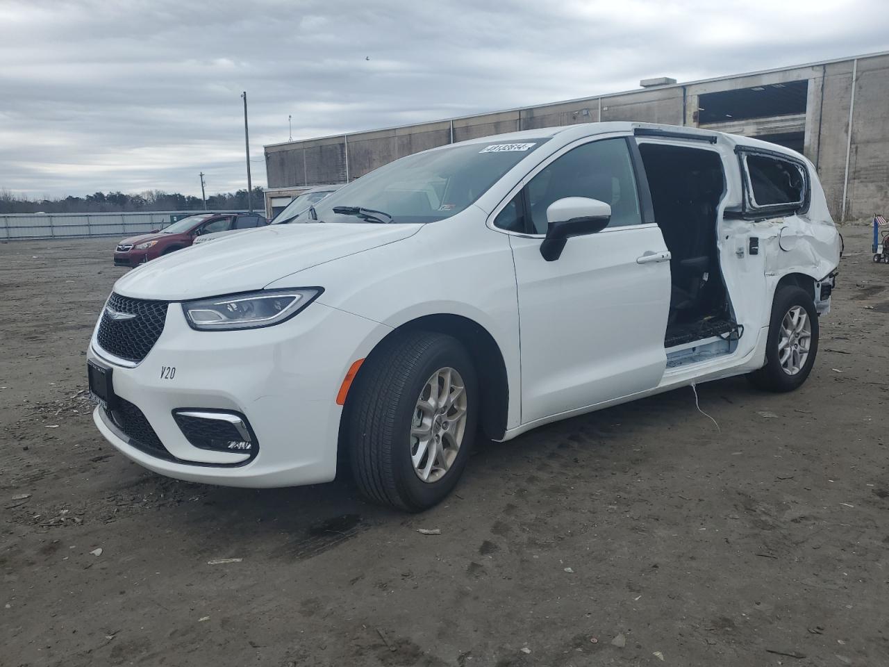 Chrysler Pacifica (2023)