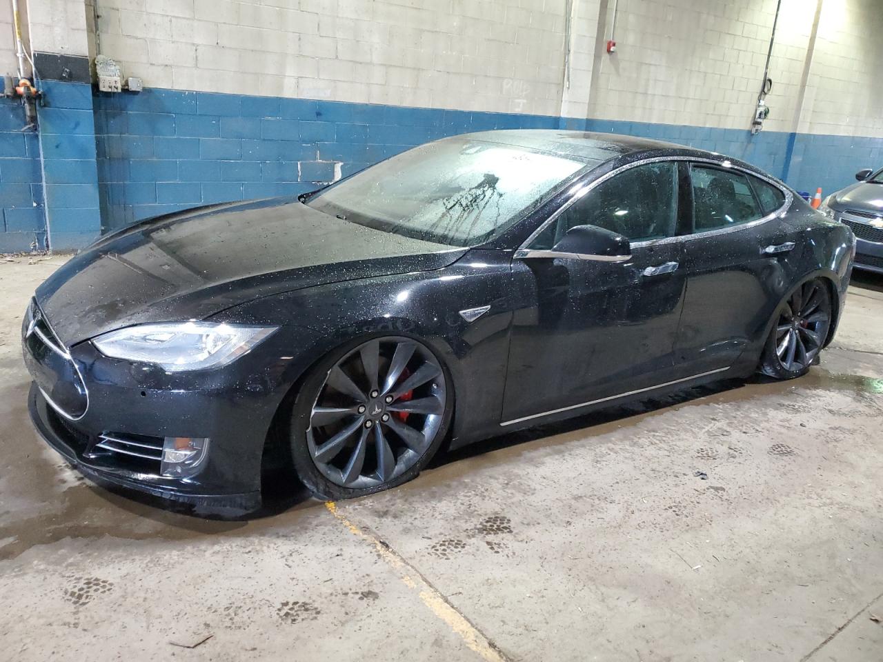 Tesla Model s (2015)