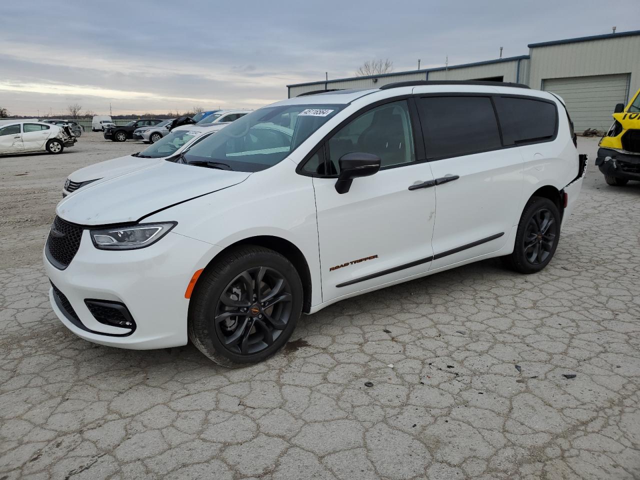 Chrysler Pacifica (2023)