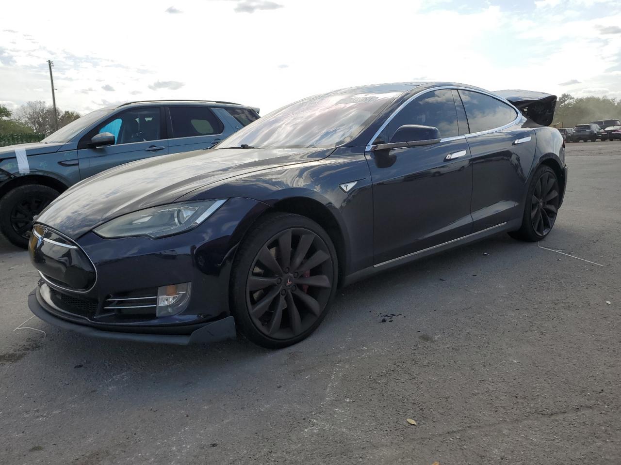 Tesla Model s (2014)