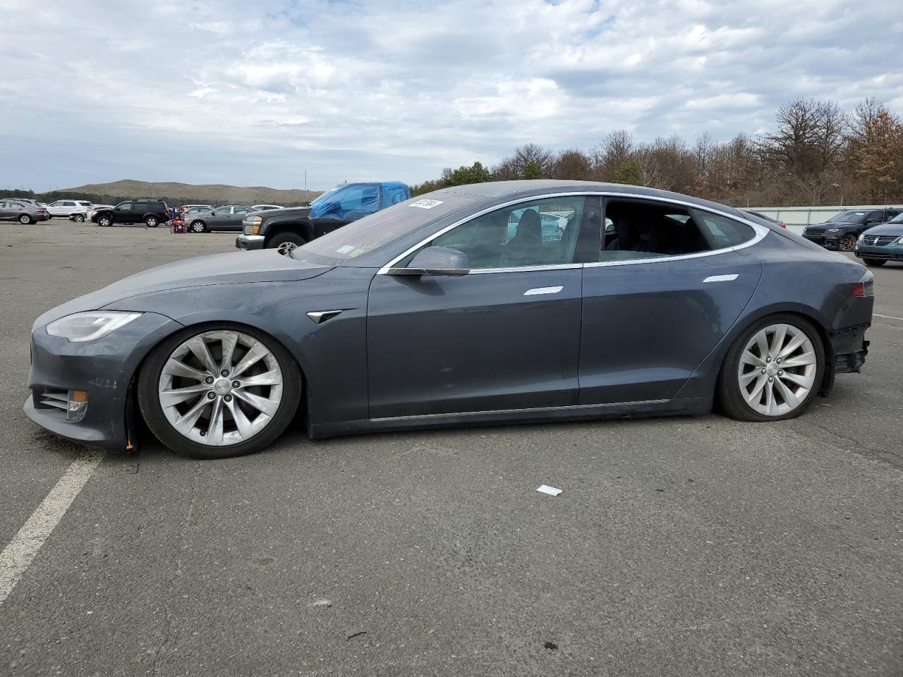 Tesla Model s (2019)