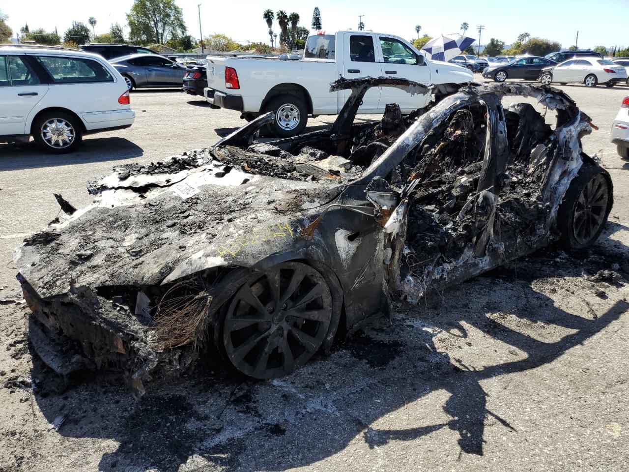 Tesla Model s (2019)