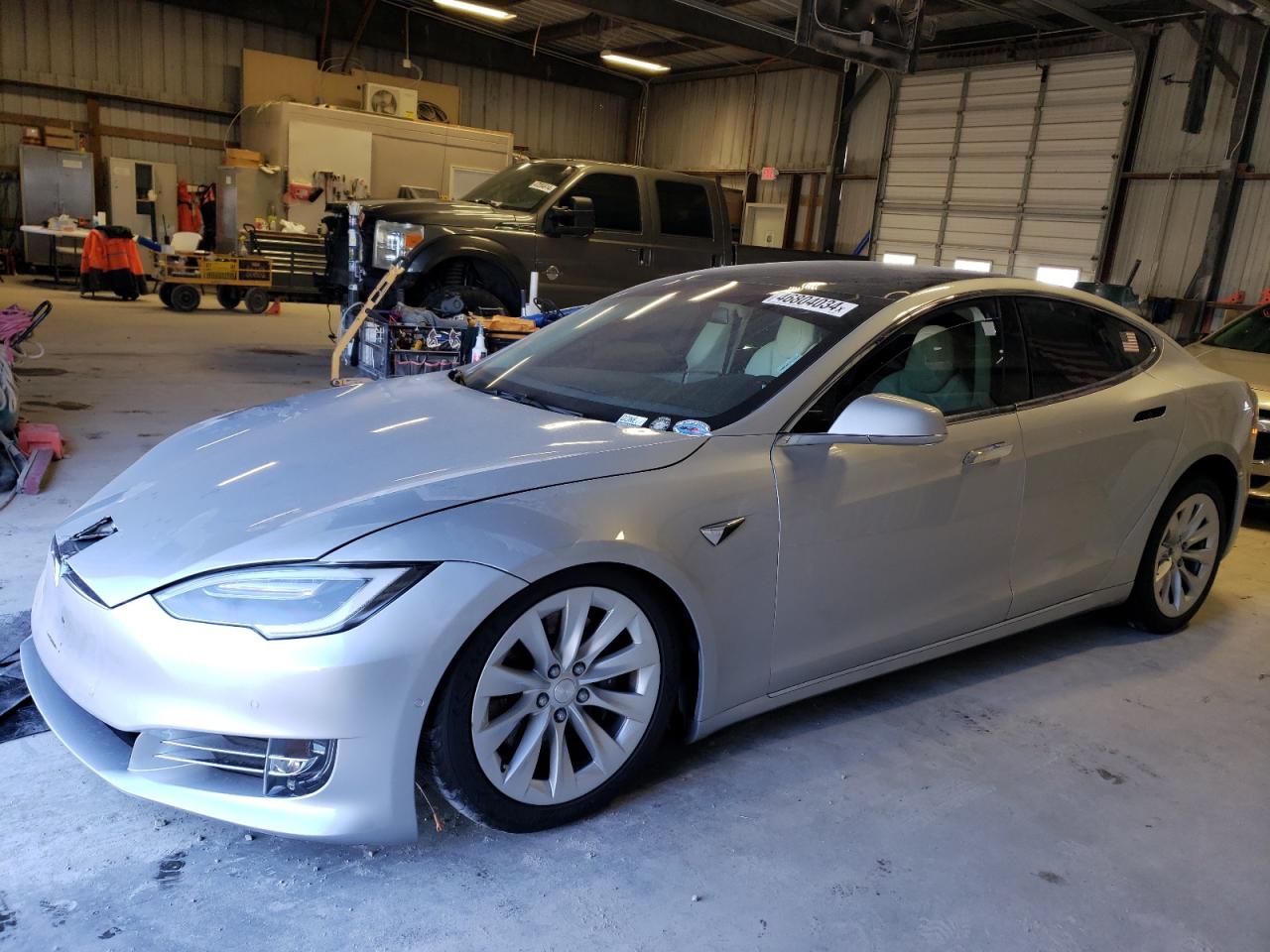 Tesla Model s (2017)
