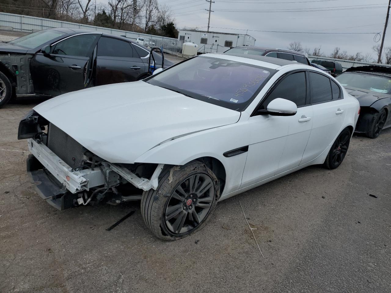 Jaguar Xe (2017)