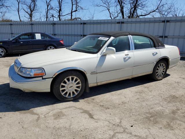 Lincoln Towncar (2006)