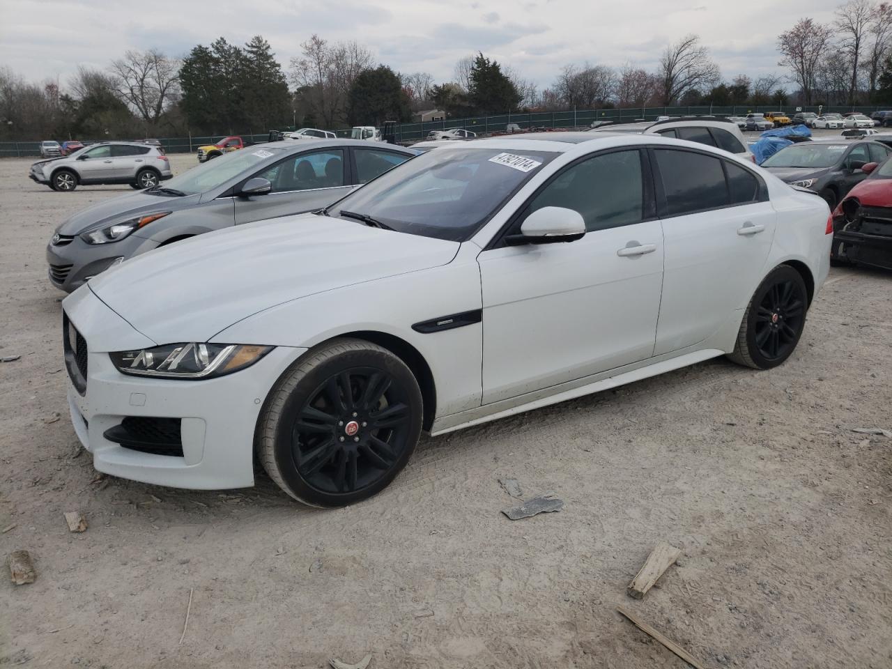 Jaguar Xe (2017)