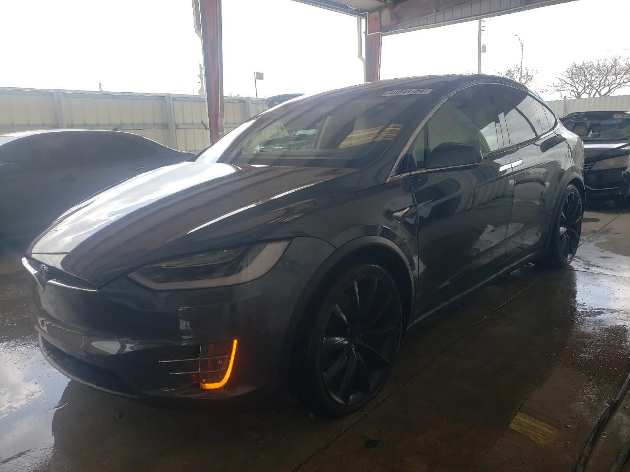 Tesla Model x (2018)