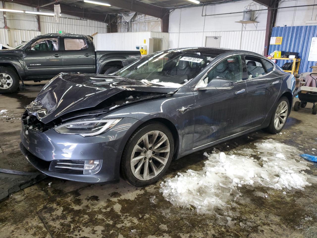 Tesla Model s (2017)