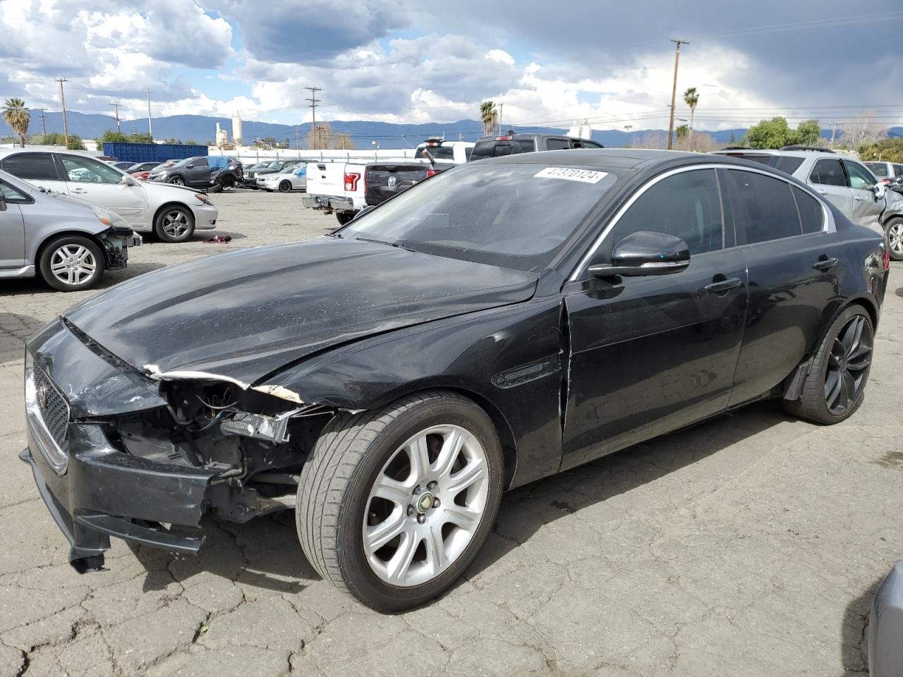 Jaguar Xe (2017)