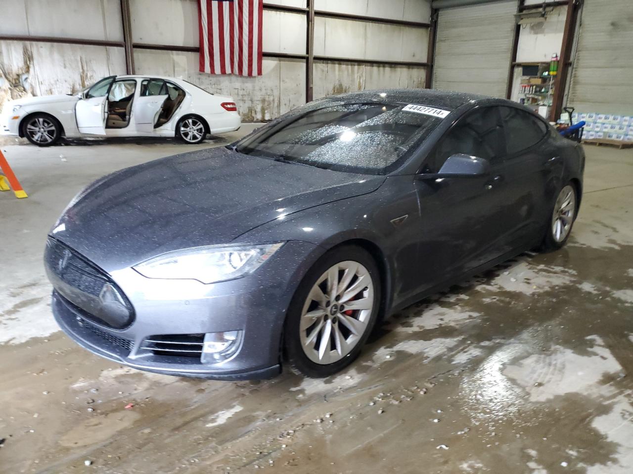Tesla Model s (2015)