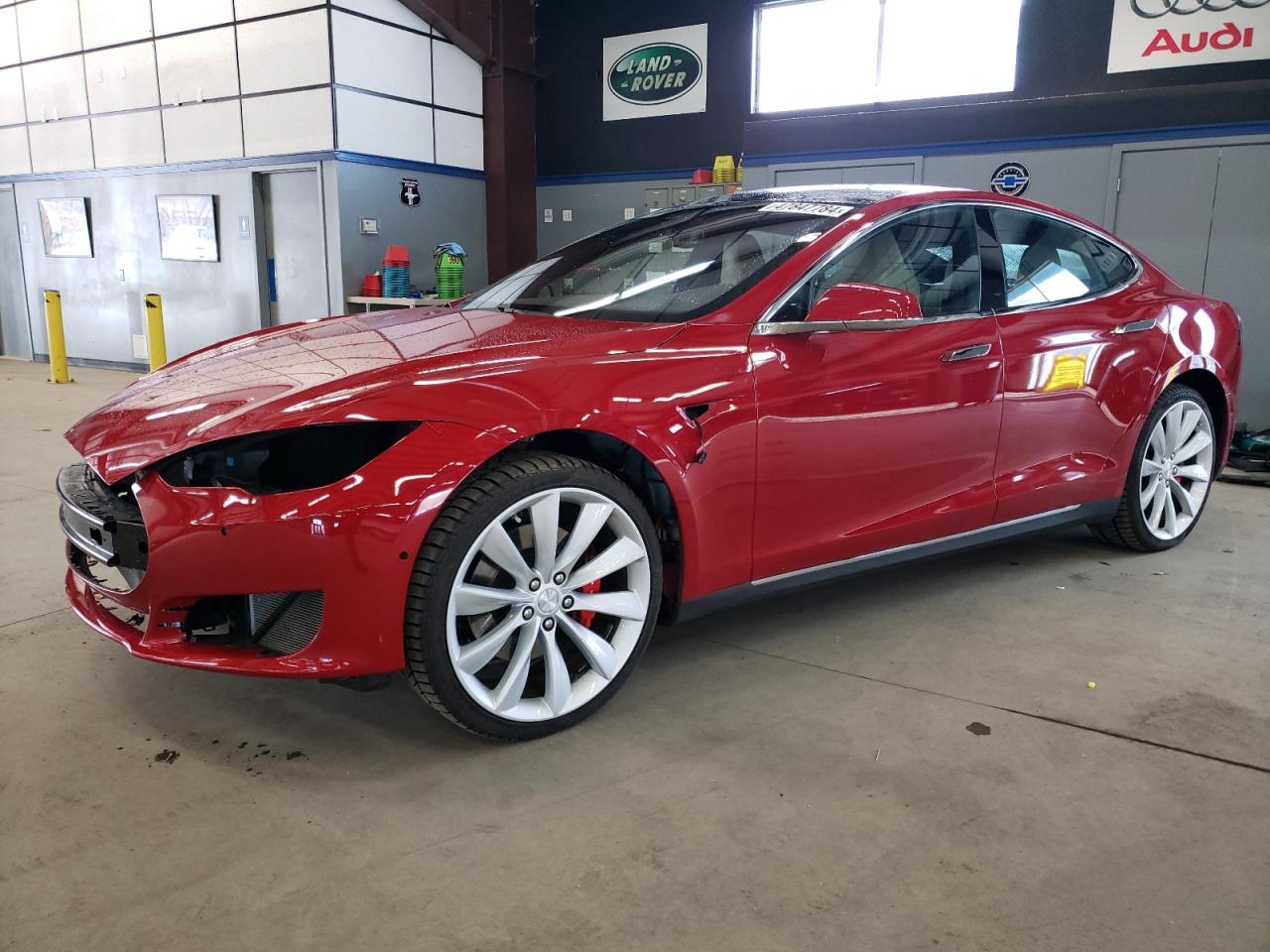 Tesla Model s (2015)