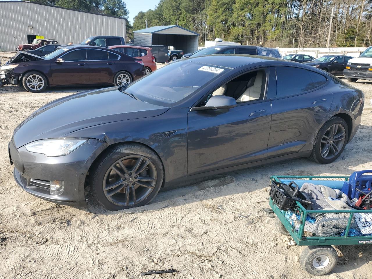 Tesla Model s (2015)