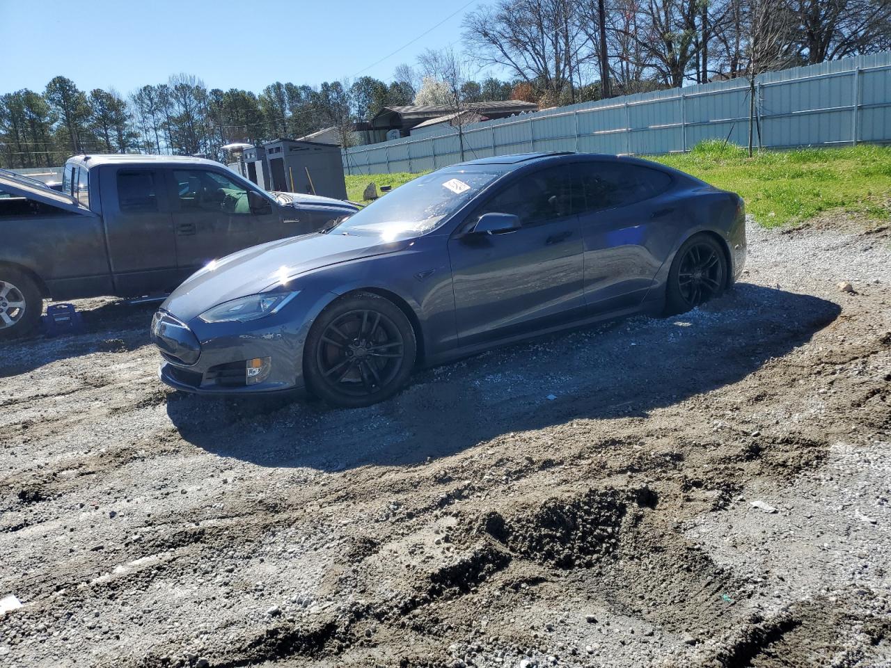 Tesla Model s (2015)