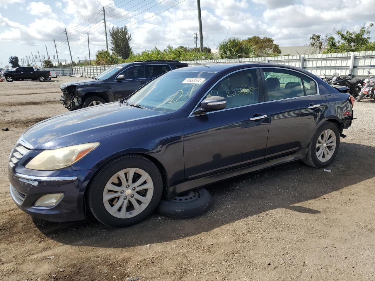 Hyundai Genesis (2013)