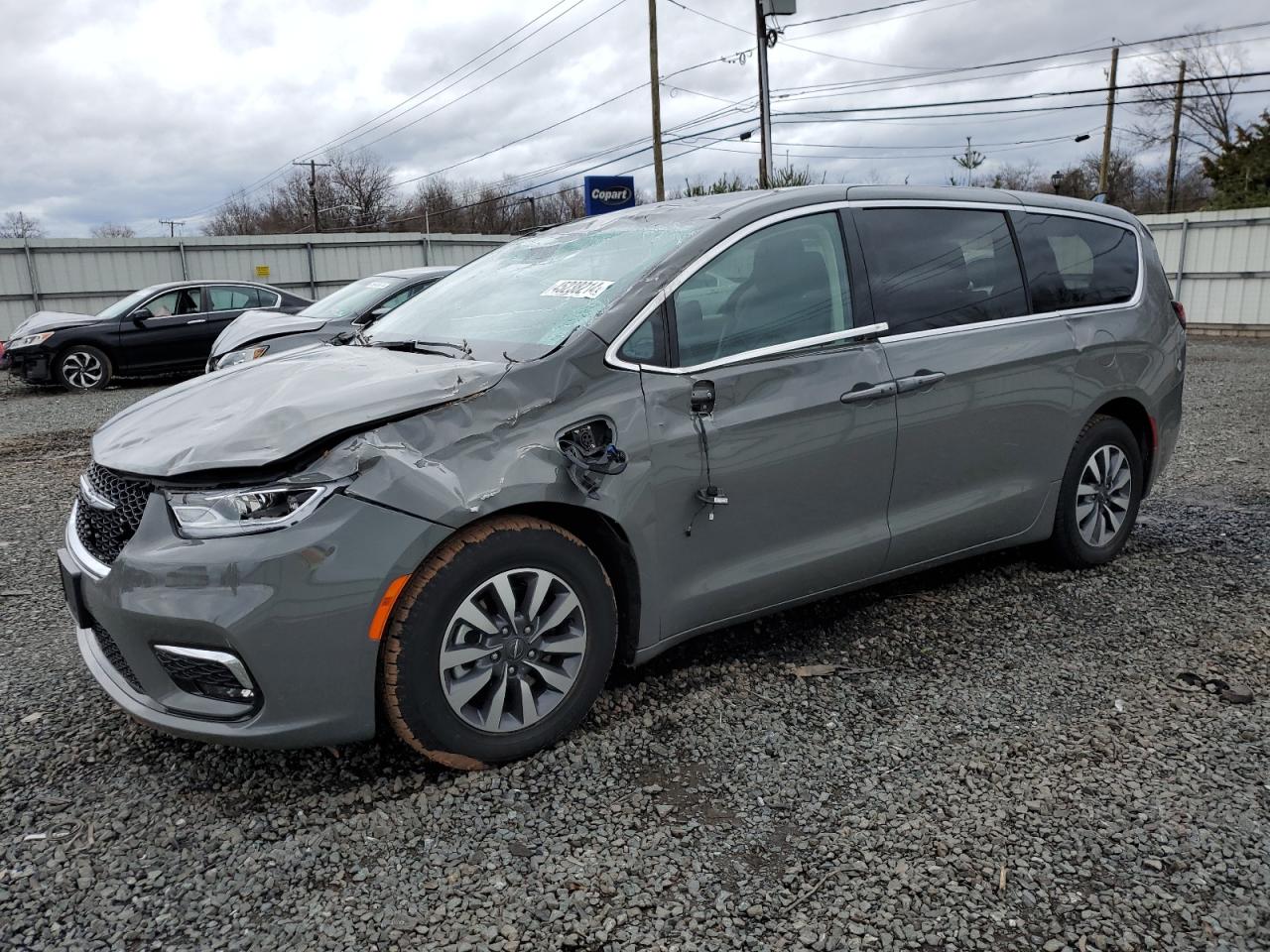 Chrysler Pacifica (2022)