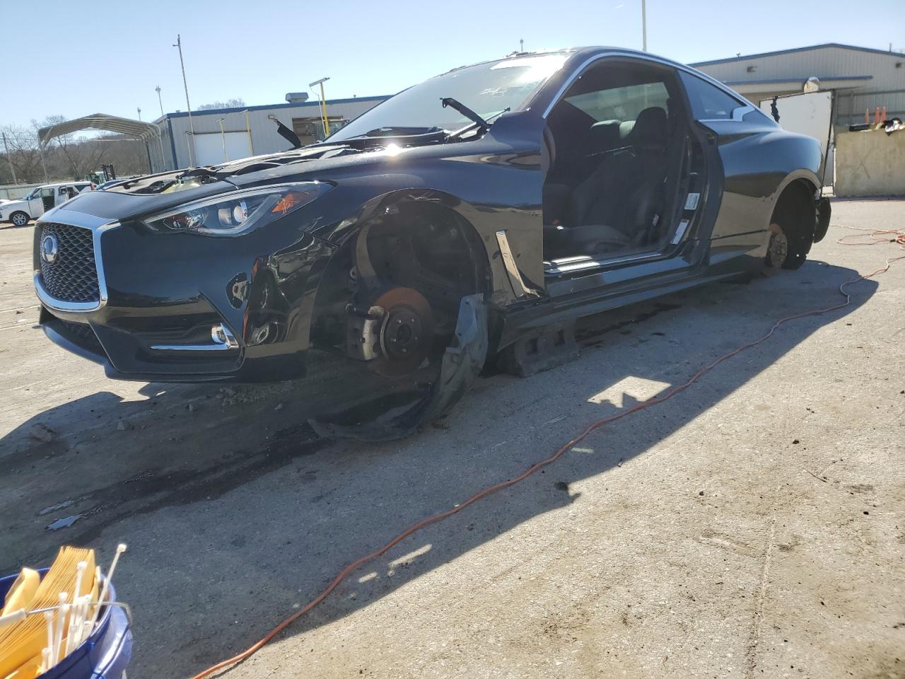 Infiniti Q60 (2017)