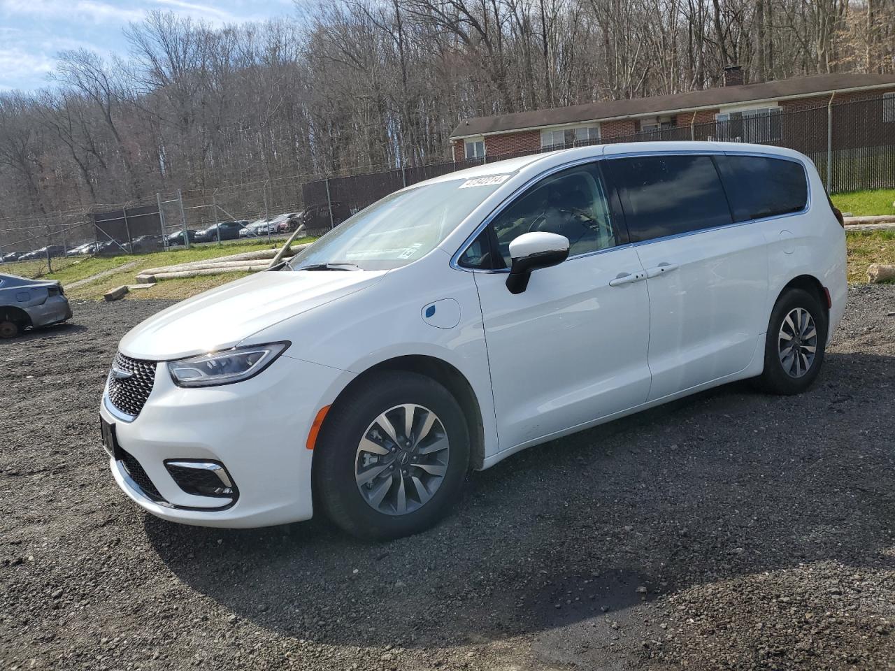 Chrysler Pacifica (2023)