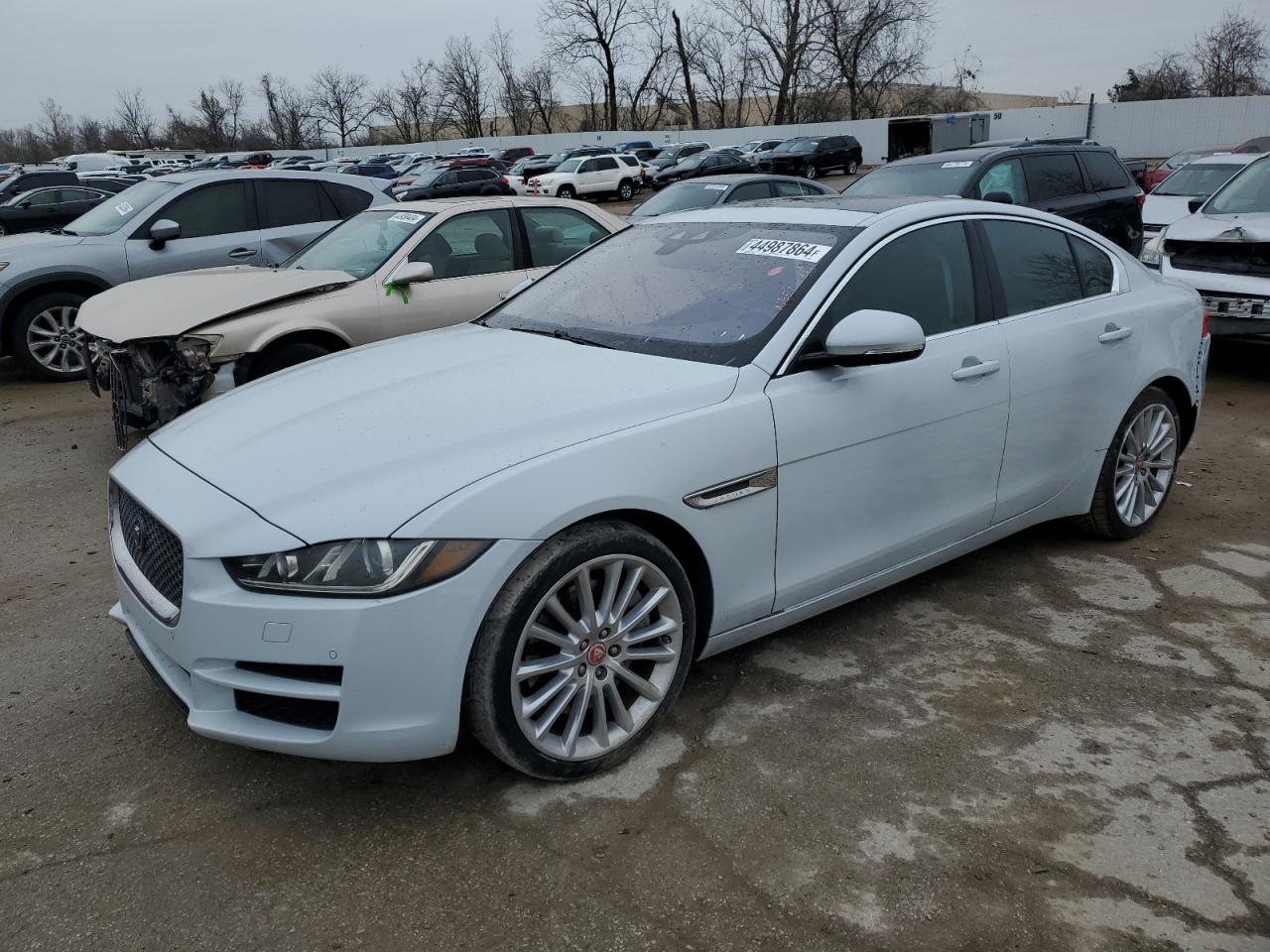 Jaguar Xe (2017)