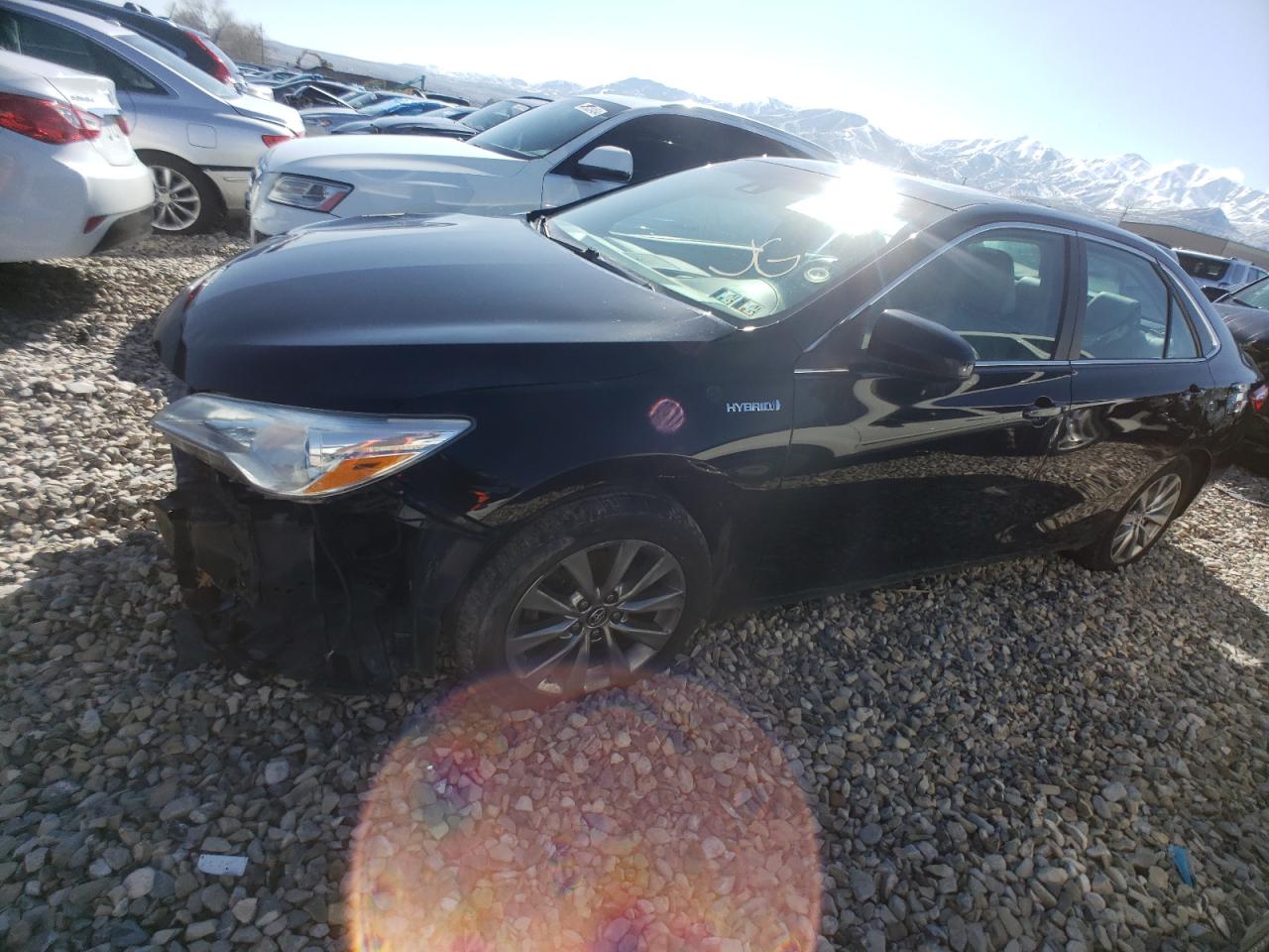 Toyota Camry hybrid (2016)