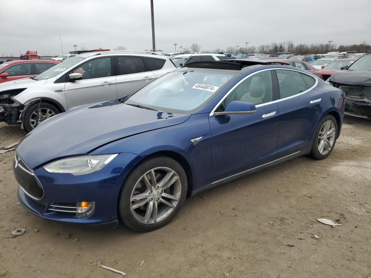 Tesla Model s (2015)