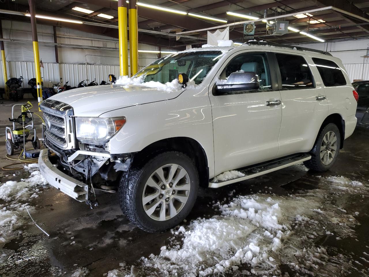 Toyota Sequoia (2013)