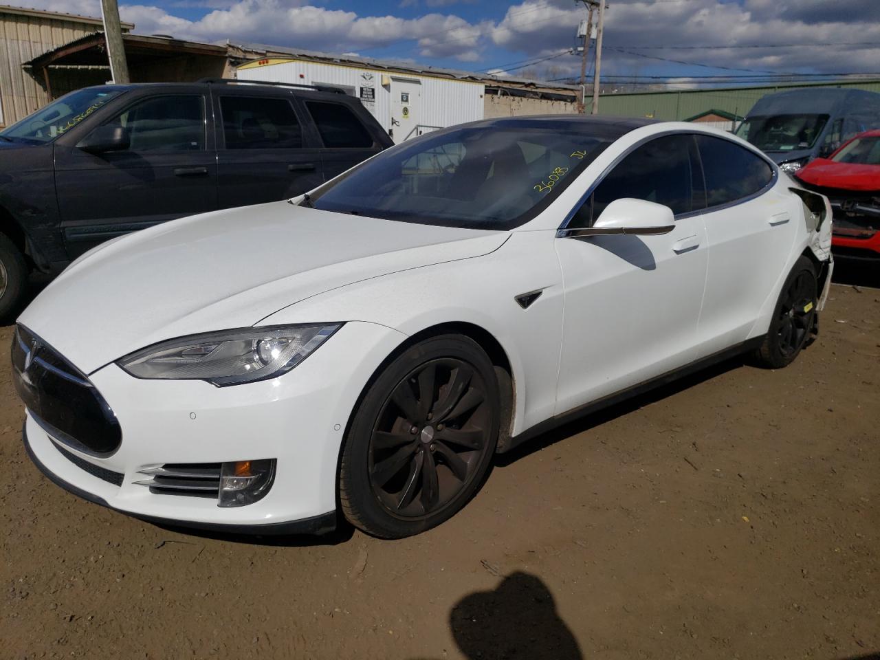 Tesla Model s (2015)