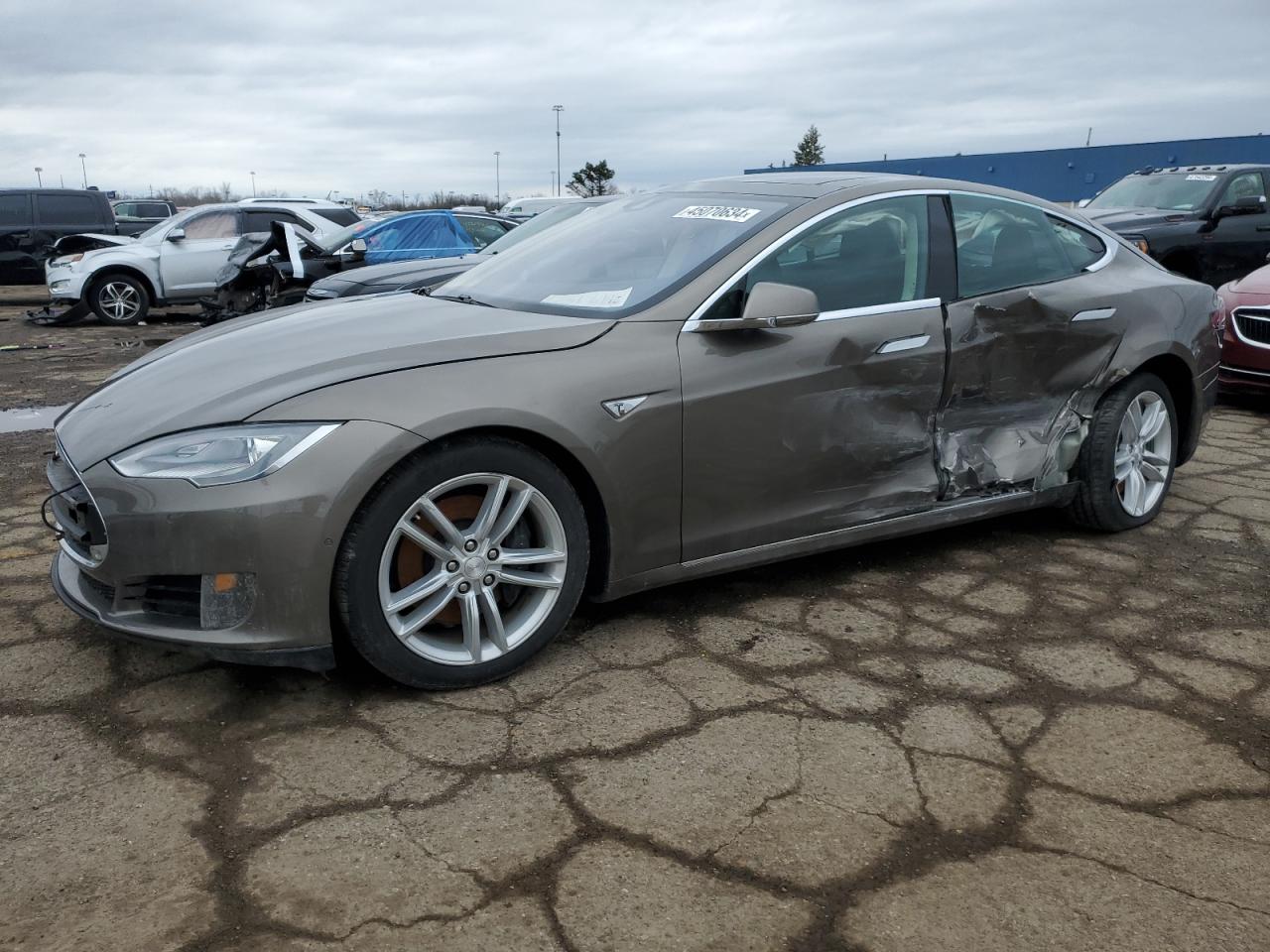 Tesla Model s (2015)
