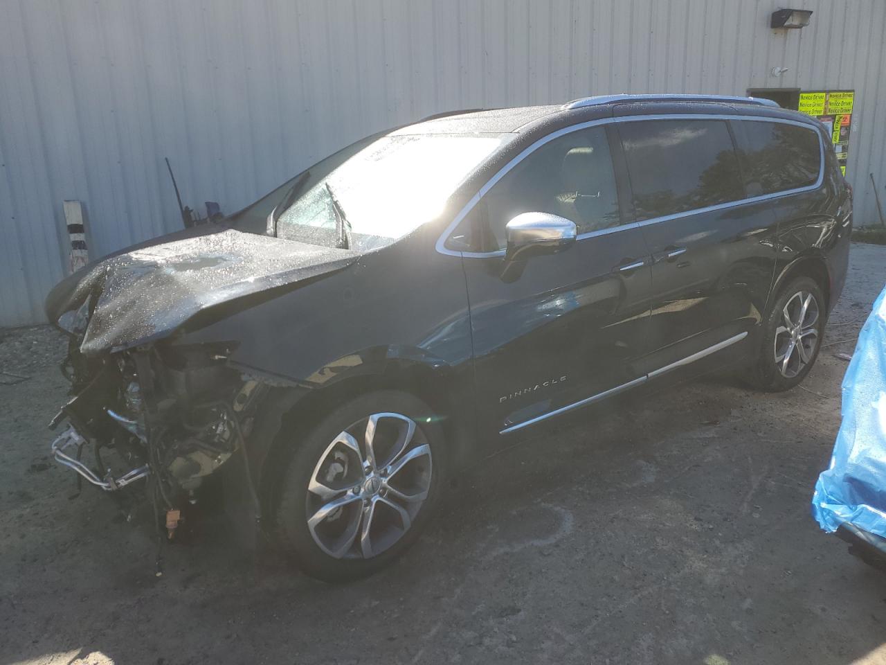 Chrysler Pacifica (2022)
