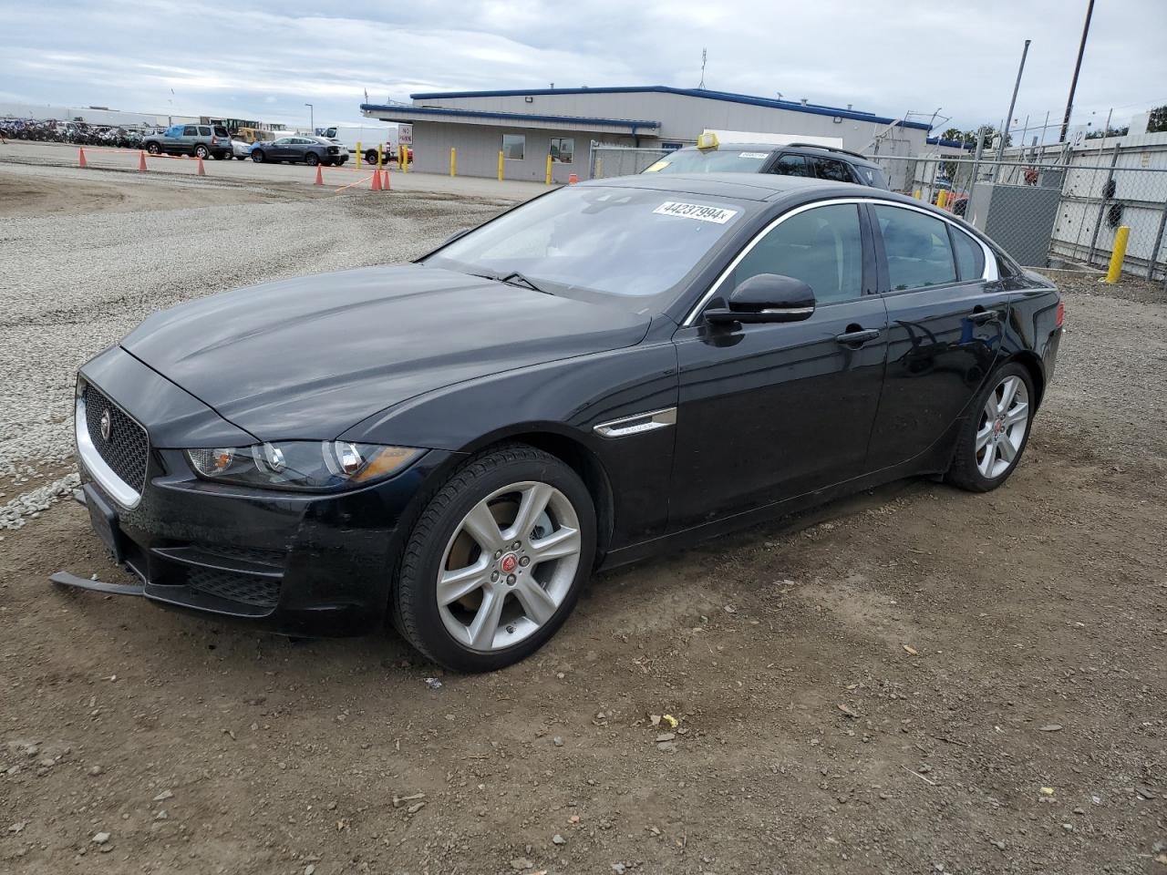 Jaguar Xe (2017)
