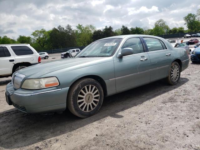Lincoln Towncar (2005)